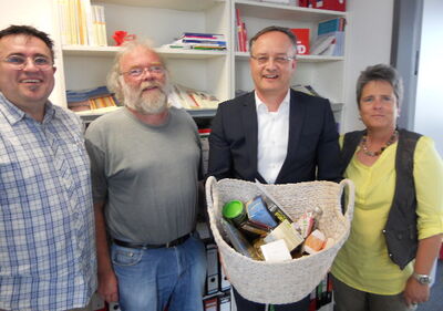 Volker Spellenberg, Michael Pfeiffer und Sabine Ocker von der GEW Heidenheim mit Andreas Stoch